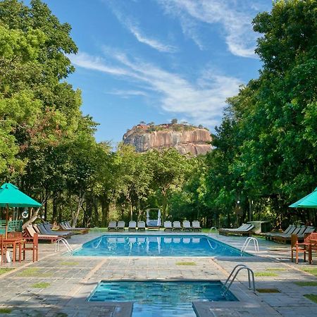 Hotel Сигирия Экстерьер фото Sigiriya Hotel