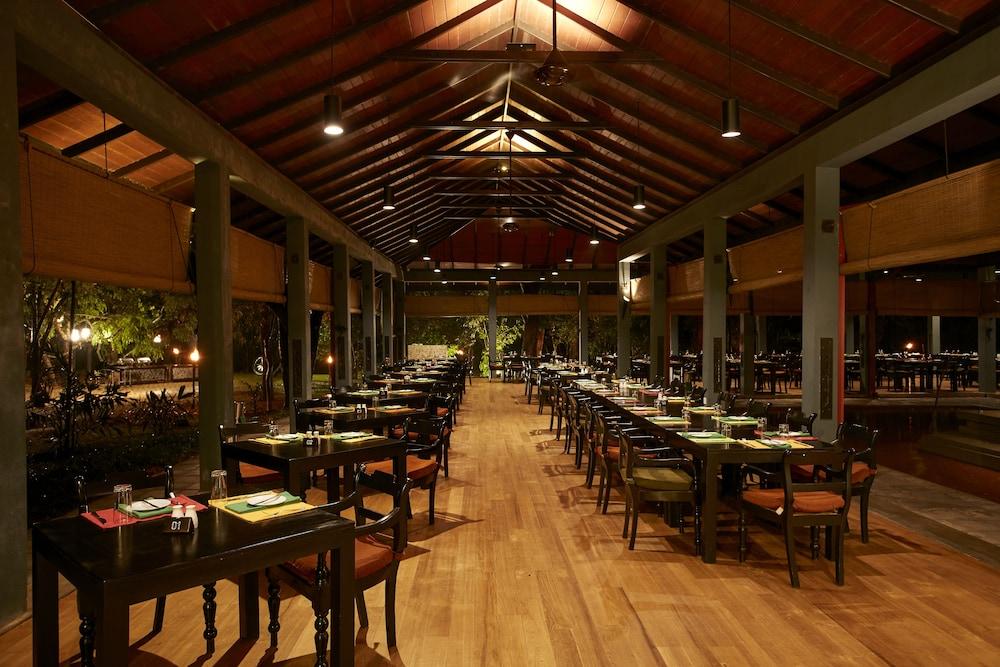 Hotel Сигирия Экстерьер фото The interior of the restaurant