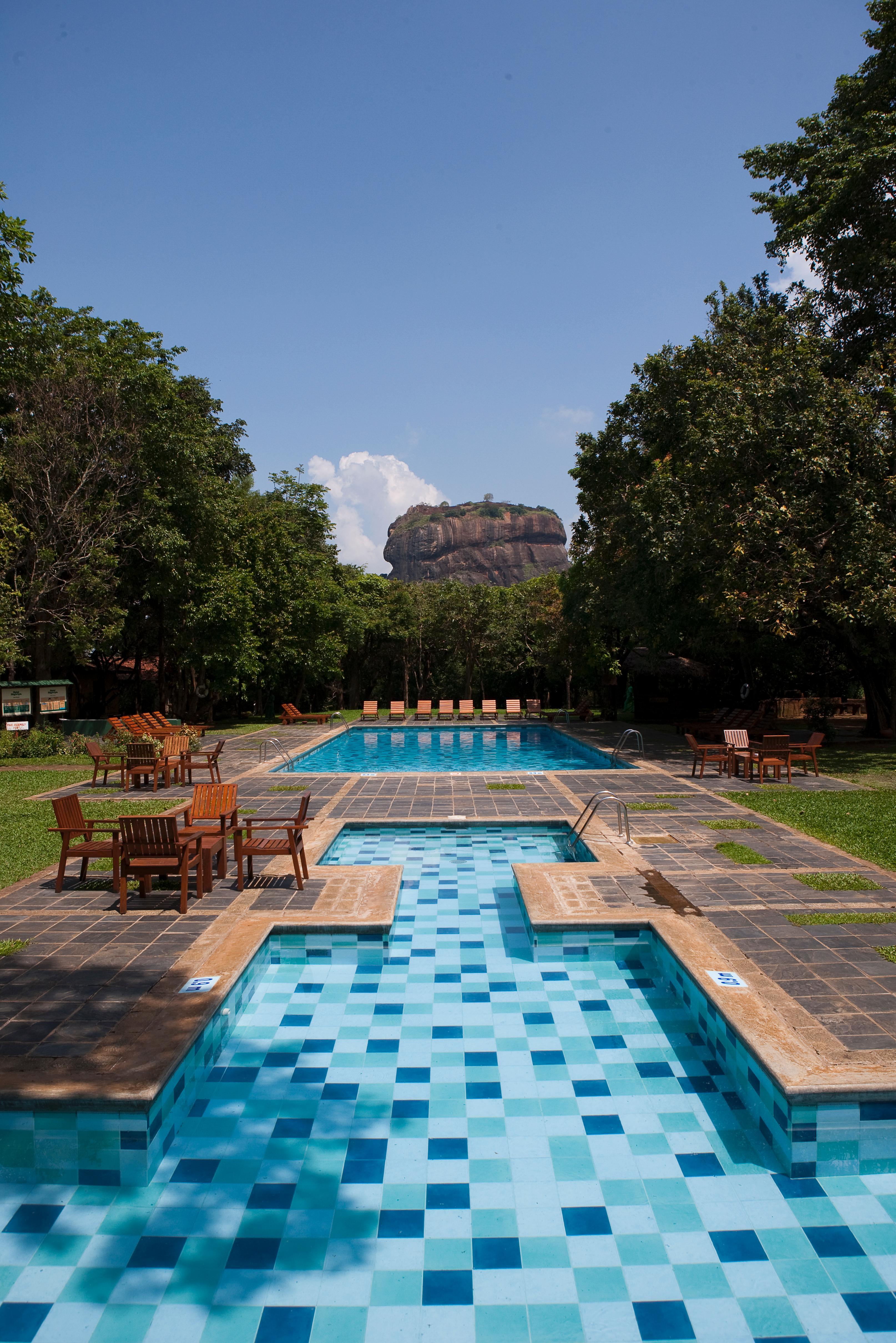Hotel Сигирия Экстерьер фото Sigiriya Hotel