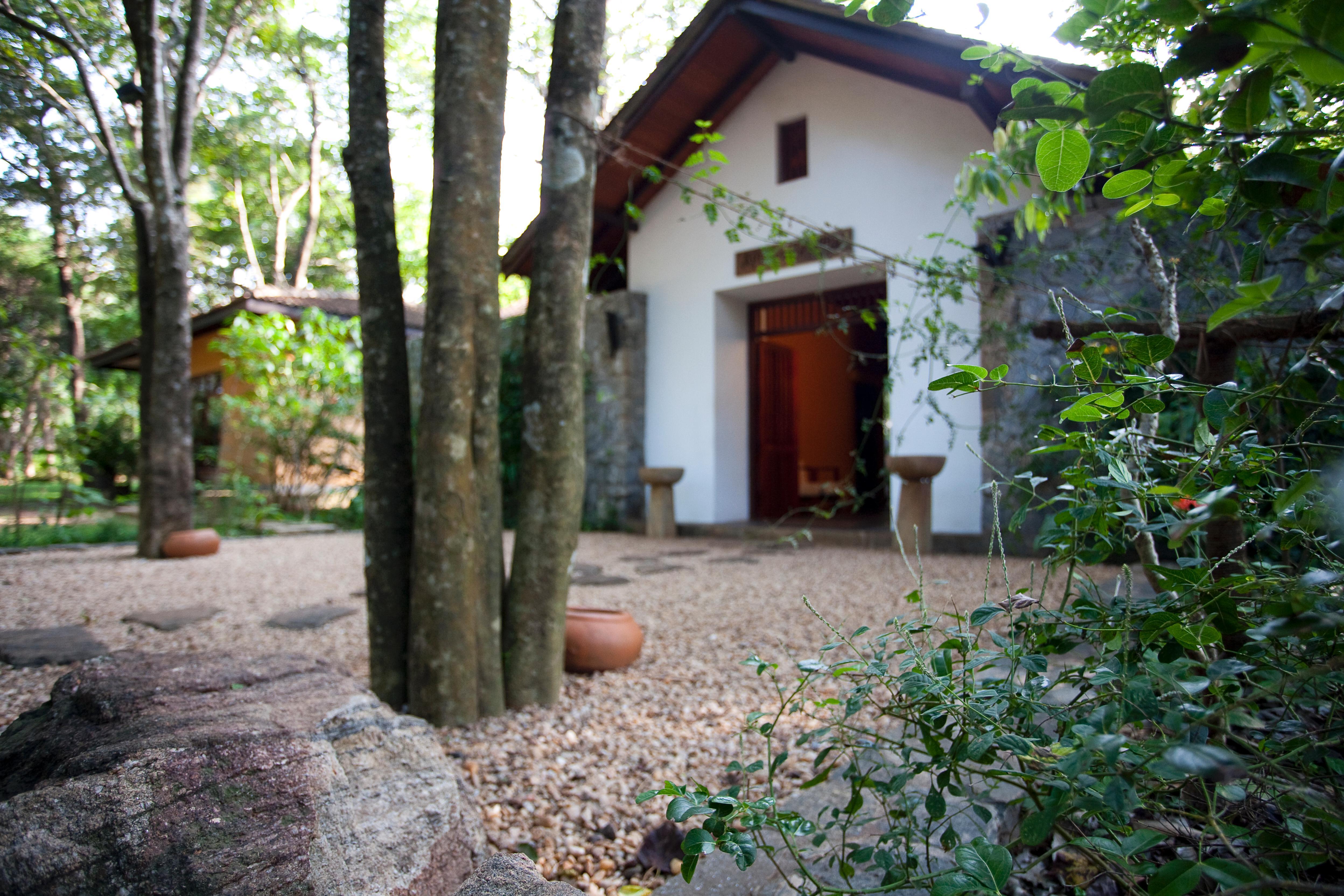 Hotel Сигирия Экстерьер фото The Chapel of the Holy Trinity