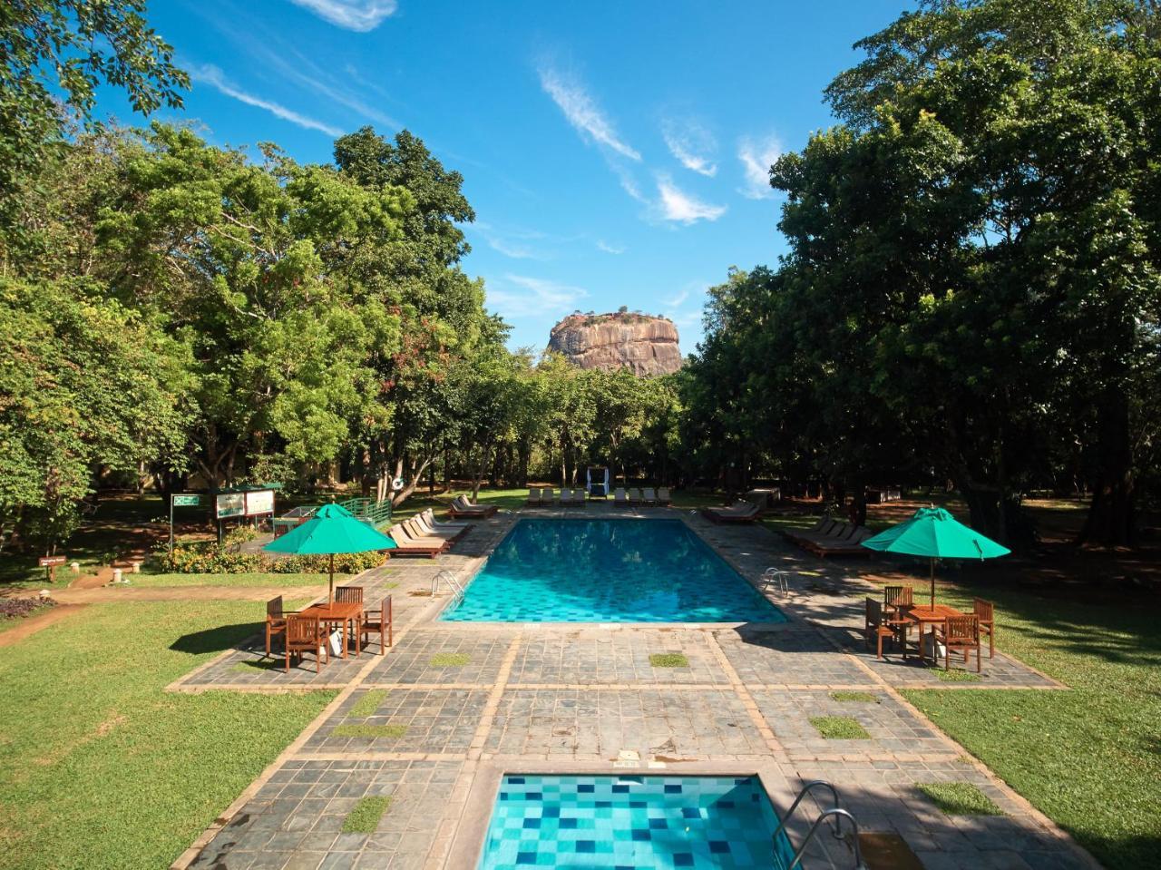 Hotel Сигирия Экстерьер фото Sigiriya Hotel