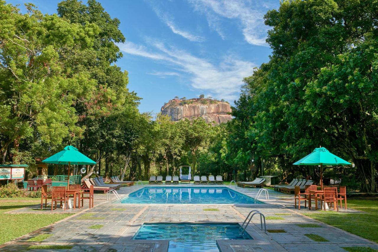 Hotel Сигирия Экстерьер фото Sigiriya Hotel